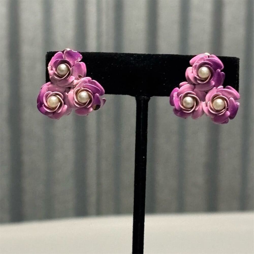 Coro Vintage Pink & Purple Rose Clip-On Earrings with Pearl‎ Centers